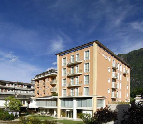 Rizzi Aquacharme Hotel & Spa Darfo Boario Terme Экстерьер фото