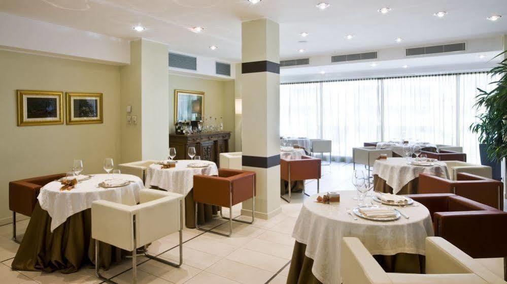 Rizzi Aquacharme Hotel & Spa Darfo Boario Terme Экстерьер фото