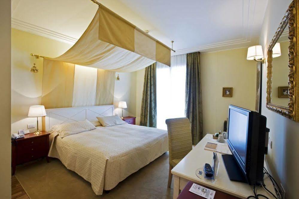 Rizzi Aquacharme Hotel & Spa Darfo Boario Terme Экстерьер фото